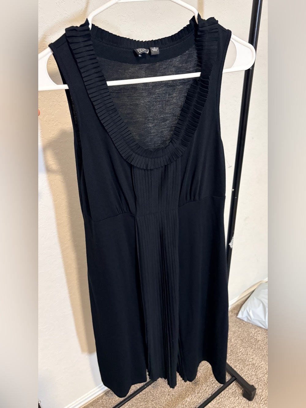 Saks fifth avenue Black Pleated Scoop Neck Sleeveless Dress